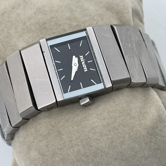 Nixon Accessories - Nixon Wristwatch SEDUCTRESS  THE SIREN Silver Tone